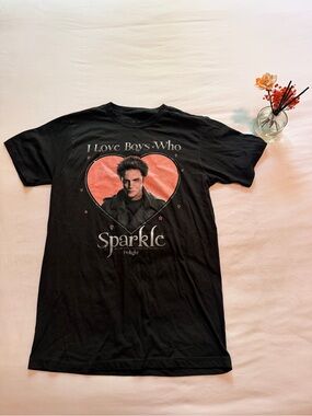Official Twilight 'I Love Boys Who Sparkle' Black Graphic Tee